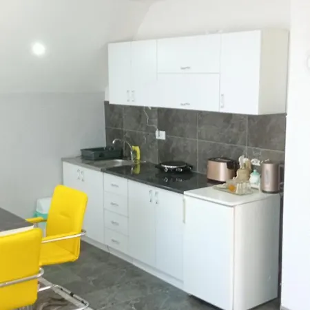 Romansa 아파트 페루사스