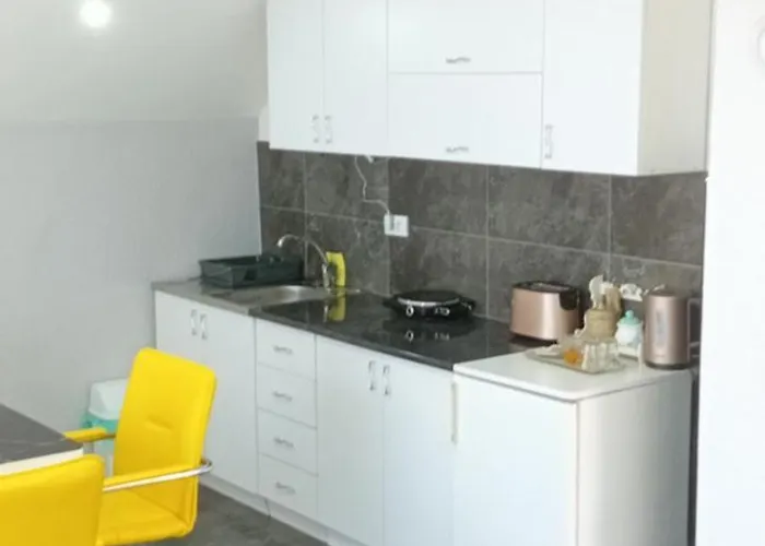 Romansa Lejlighed Perucac